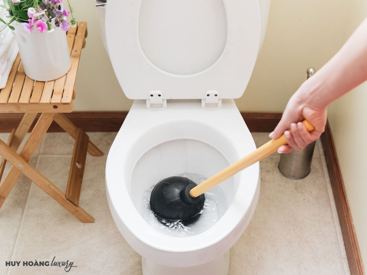Cách thông tắc bồn cầu hiệu quả và đơn giản tại nhà - dịch vụ vệ sinh môi trường tphcm Bí quyết vượt qua mọi tình huống khi cần cách thông tắc bồn cầu hiệu quả và nhanh chóng tại nhà
